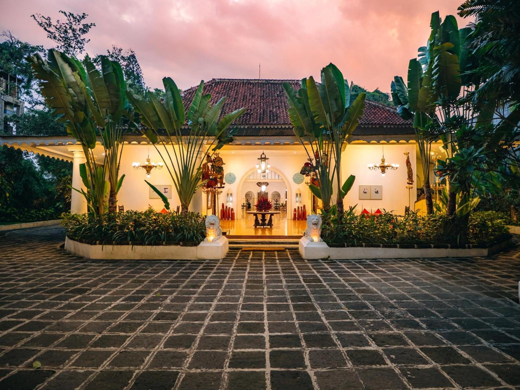 Hotel Tugu Blitar Ngoại thất bức ảnh