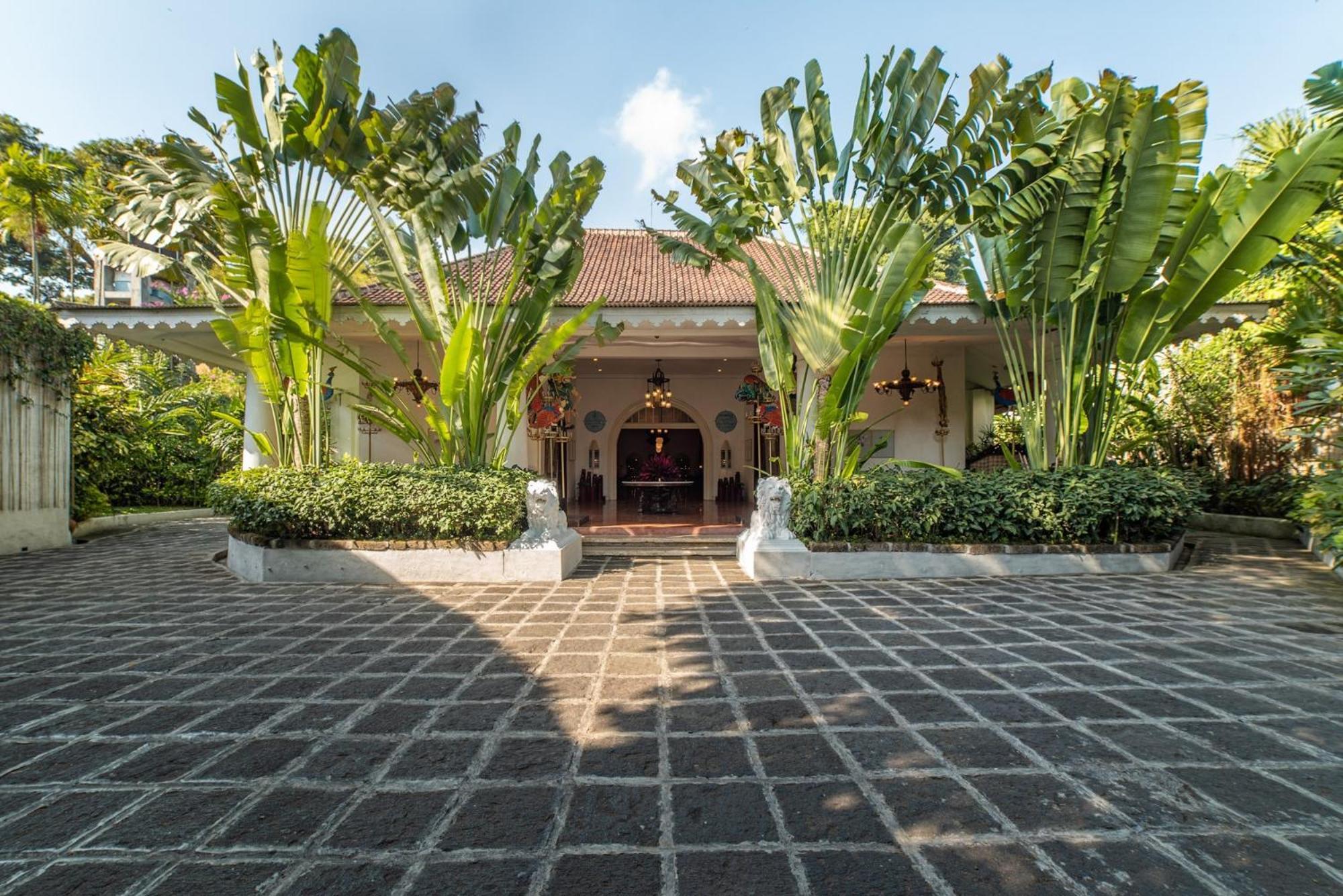 Hotel Tugu Blitar Ngoại thất bức ảnh